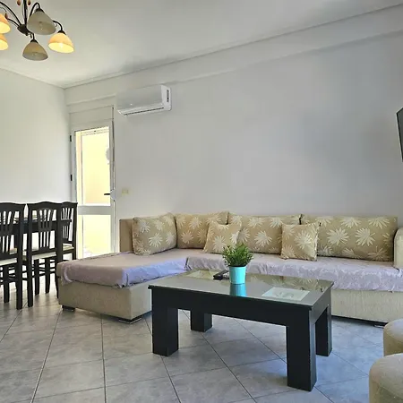 Appartement Two Bedroom With Sea View *