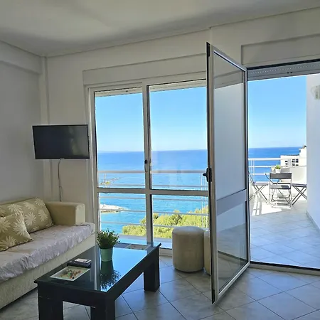 Two Bedroom With Sea View Apartmán Sarandë