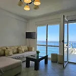 Appartamento Two Bedroom With Sea View *