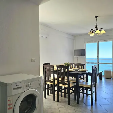 Two Bedroom With Sea View شقة